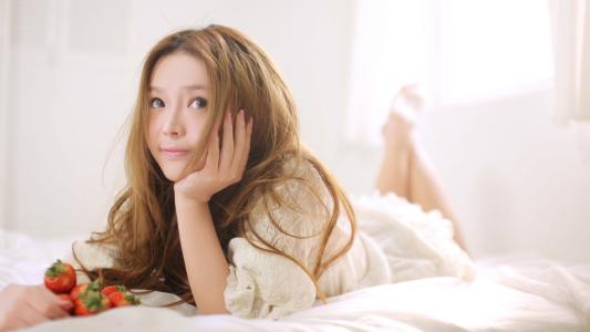 【情人节贺卡情话写什么，20句暧昧情话】图1