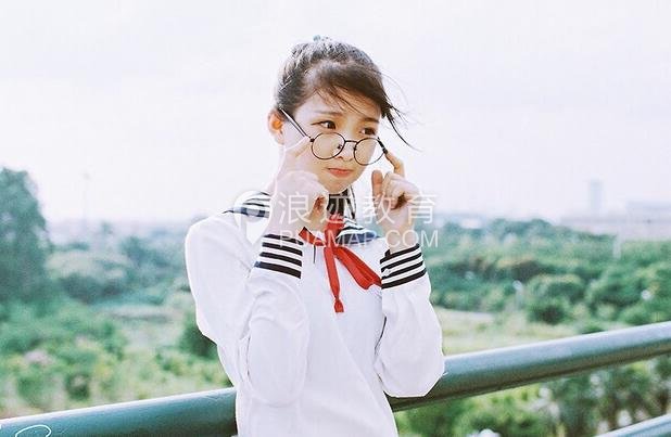 怎样让她对你有好感,让女生产生好感的聊天技巧