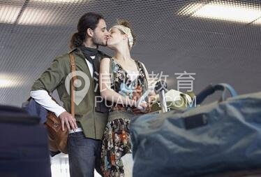男人如何通过有趣的聊天吸引女生？