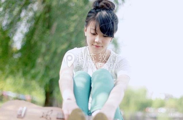 怎样在微信上与刚加的女生聊天