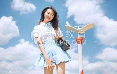 【怎么跟喜欢的女神聊天?需要掌握这些聊天技巧】图1