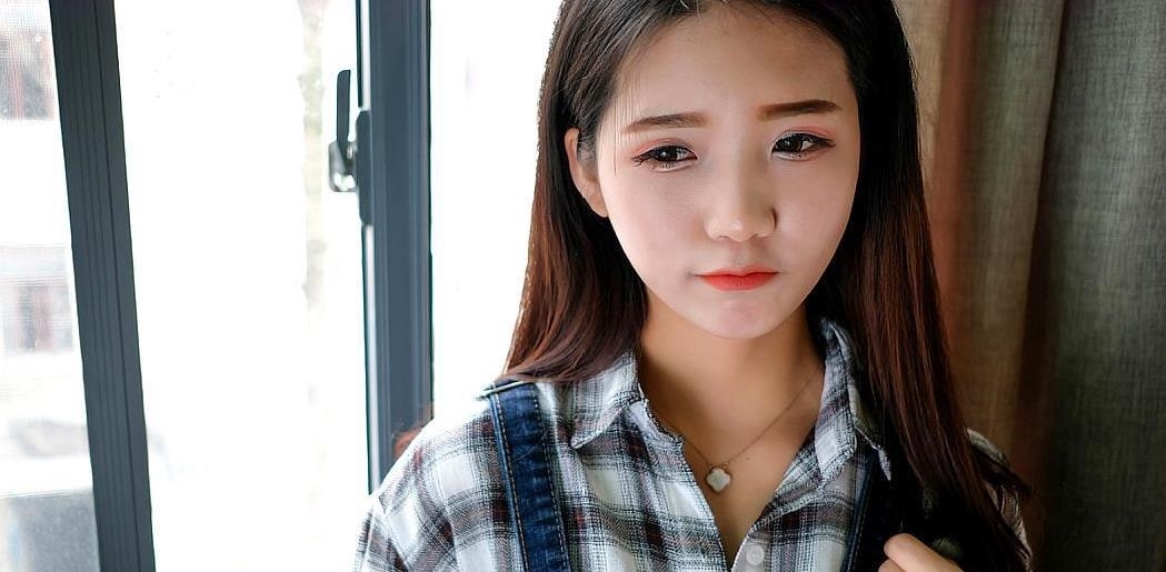 女生说我和你前女友谁漂亮该怎么回 直接行动是最好的
