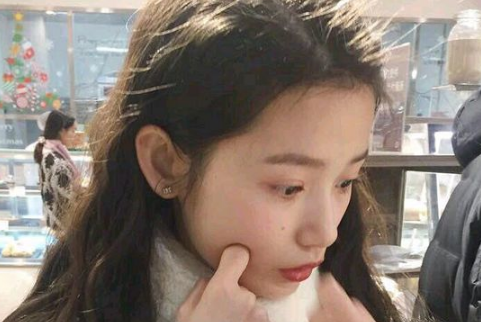 哄女朋友开心的小套路都有哪些 学会以后恋爱更容易