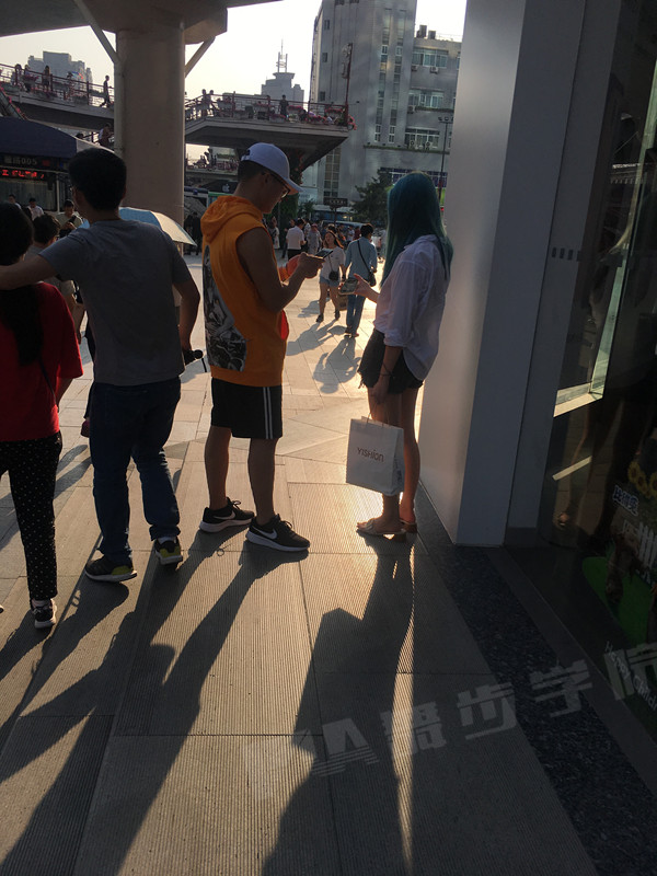 【女生冷暴力分手是什么心理？面对冷暴力分手该怎么办？】图2