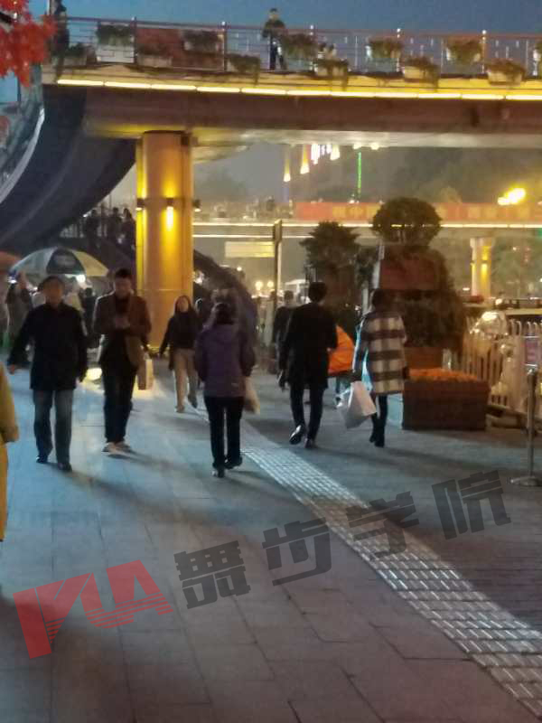和女生聊天的方法