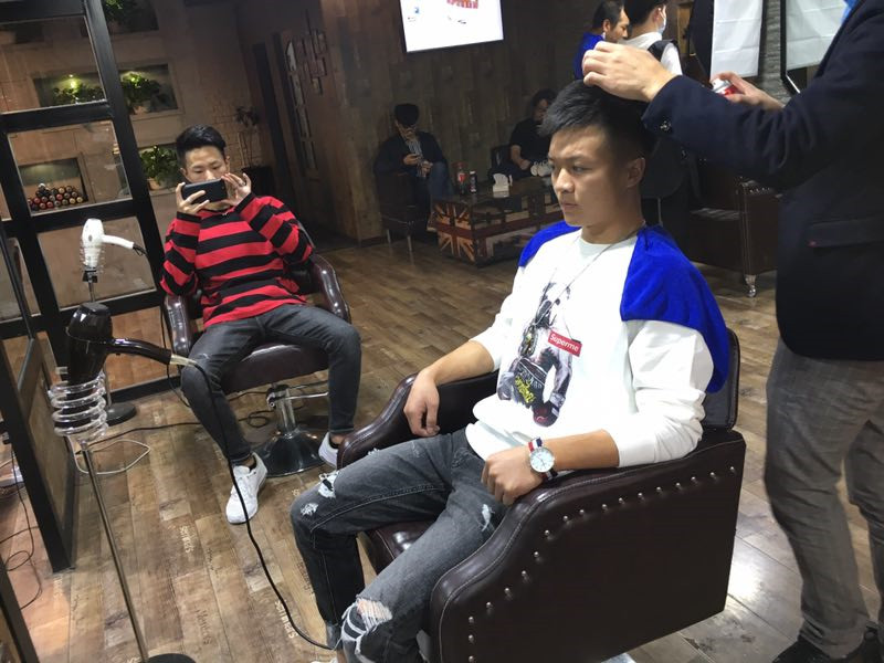 【能把天儿聊死，那肯定是你犯了聊天钟的几大罕见错误】图1