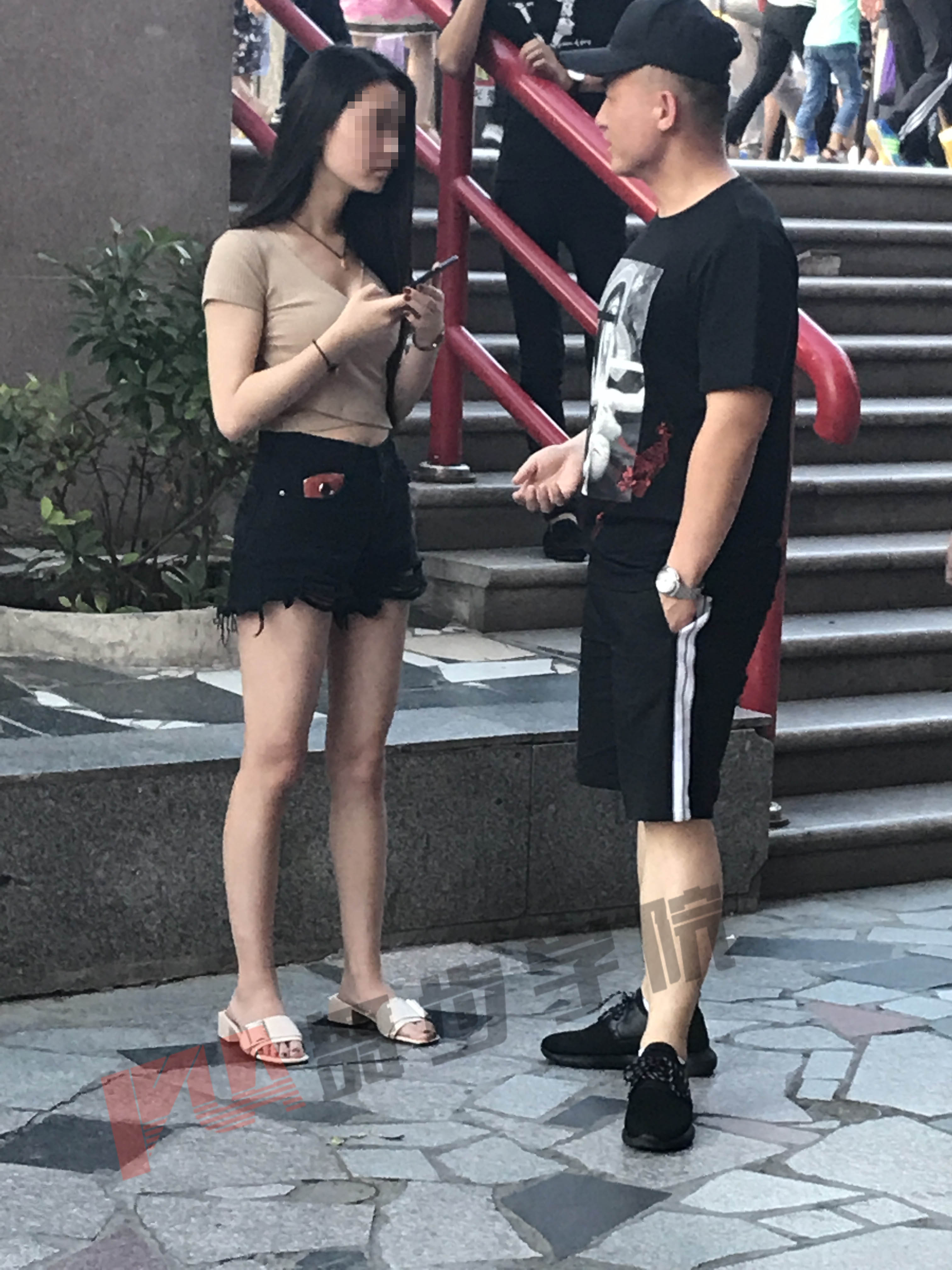 现场版模拟如何撩妹，你的女神就被谁带走了