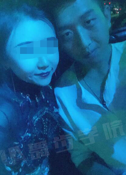 【聊天把自己聊爆了,跟女生聊天究竟有多难】图1