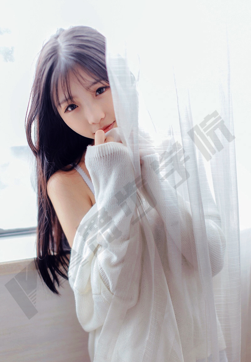 一个女生喜欢一个男生的表现,有个女孩喜欢你