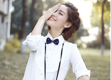 怎样和女生搭讪聊天 制造蜜汁默契深深吸引