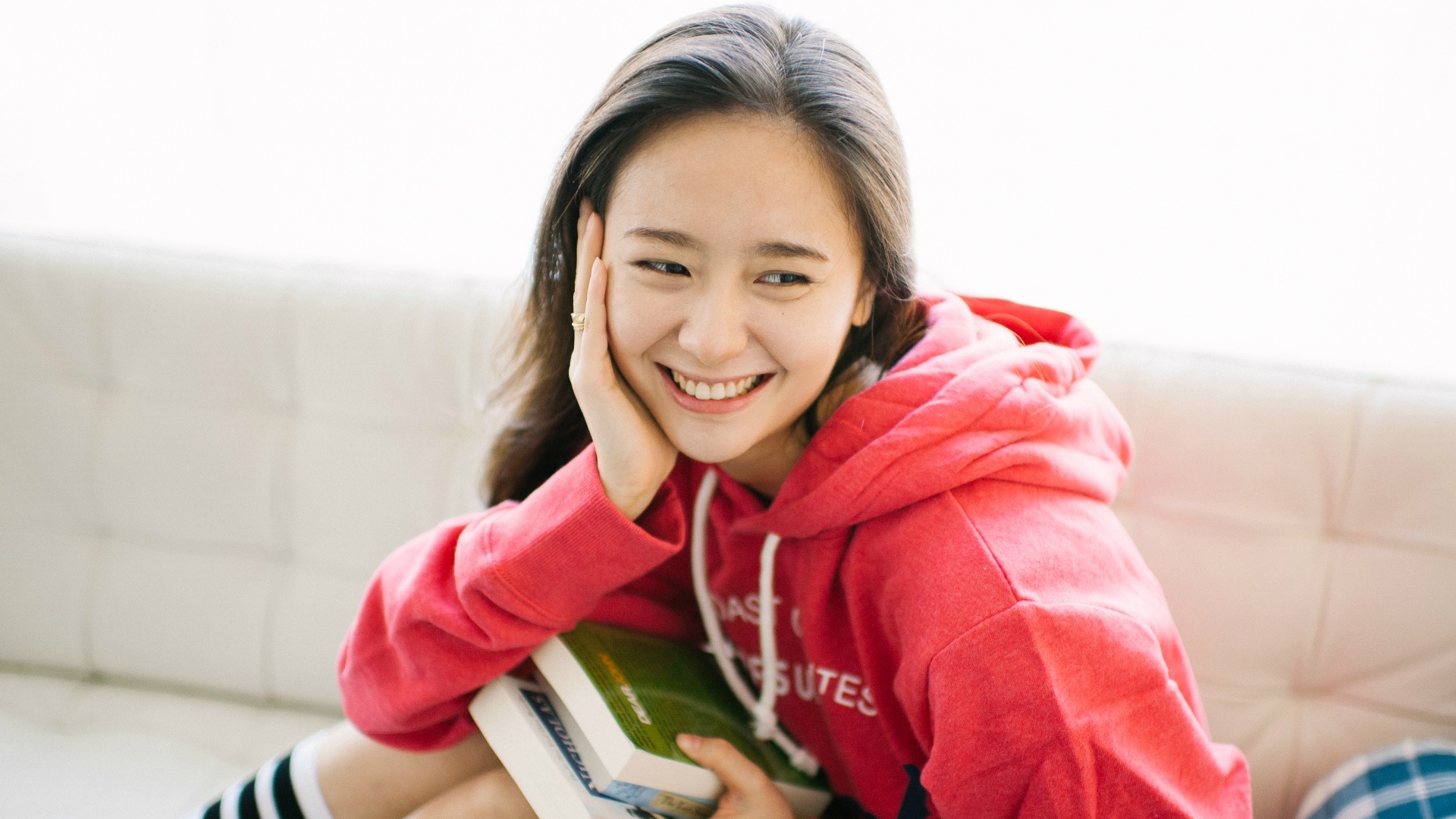 同学暗恋喜欢你表现 无关痛痒的借口制造偶遇2