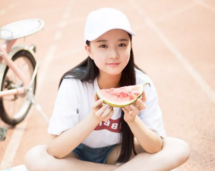 追女生的正确办法,让她情不自禁接近你