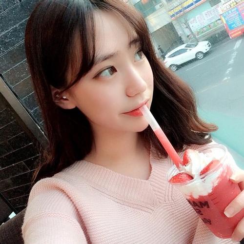 主动找女生聊天的开头怎样才有趣 男生需要掌握这几点