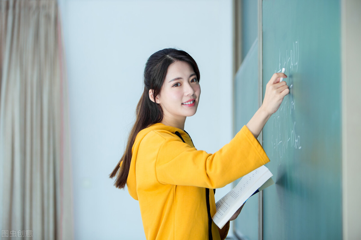 女朋友来月经暖心的话语（大姨妈肚子疼怎么哄女朋友）